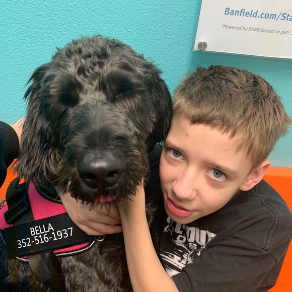 Meet your Posher, Tanya aka THRIFTYNAVYMOM ⚓️ - Picture 9 of 13